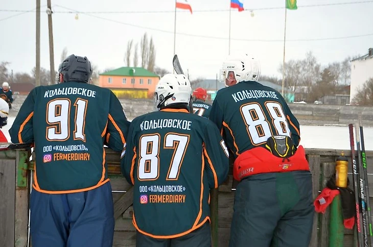 Фрагменты хоккея в Колокольцовке