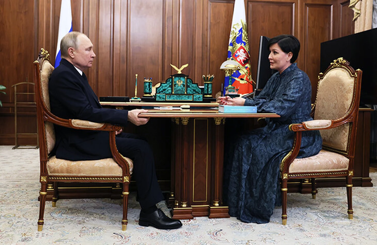 Президент РФ Владимир Путин и генеральный директор Агентства стратегических инициатив (АСИ) Светлана Чупшева