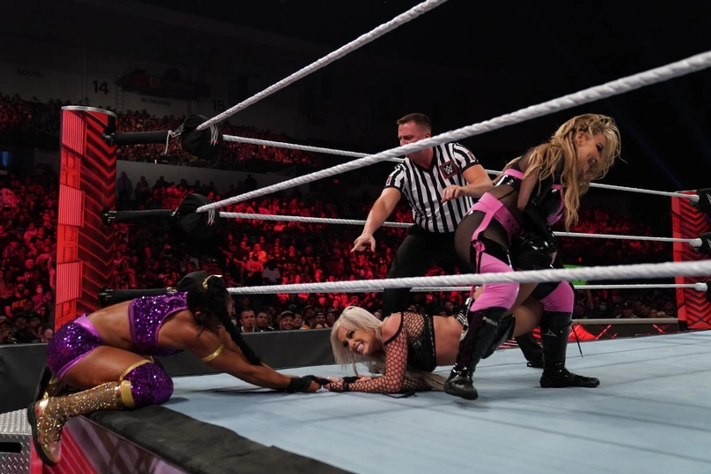 Обзор WWE Monday Night RAW 04.07.2022, изображение №17