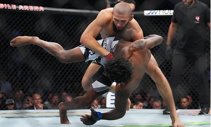 Результат и видео боя Чимаев — Холланд UFC 279