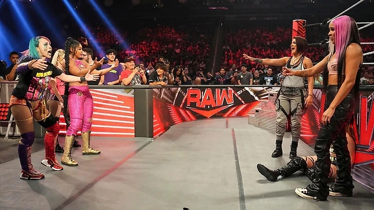 Обзор WWE Monday Night RAW 01.08.2022, изображение №9