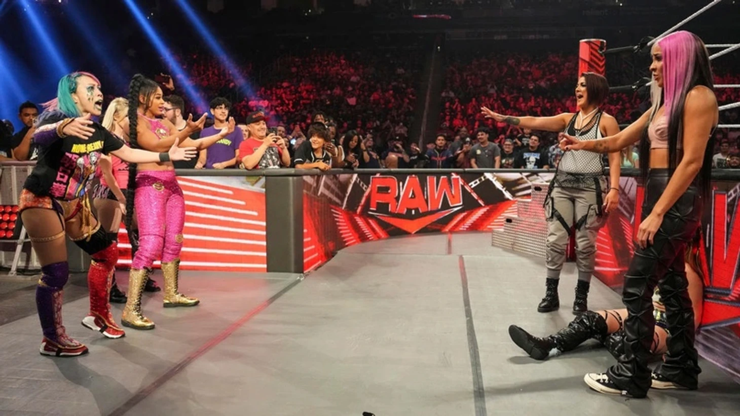 Обзор WWE Monday Night RAW 01.08.2022, изображение №9