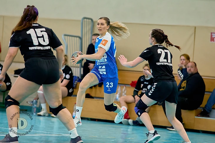 Первая лига. "Дворца" заманчивые своды. Золото Акопян, Муравьёвой и Филипповой, рекорд "Территории", изображение №5