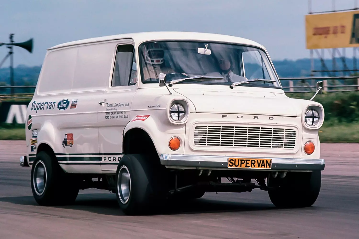 Ford Transit Supervan: история уникальных фургонов - Why Not Sport? - Блоги  Sports.ru