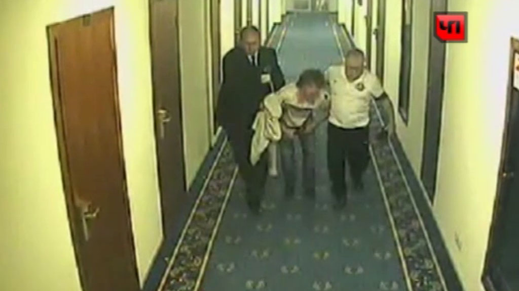 Анисин снова чудит: разбил машину о столб и скрылся. Неделю назад он называл хоккей в КХЛ примитивным и удивлялся, что нет предложений