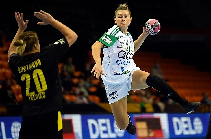 Лига чемпионов. "Дьер" против "Боруссии". И время, и место встречи изменить можно, изображение №1