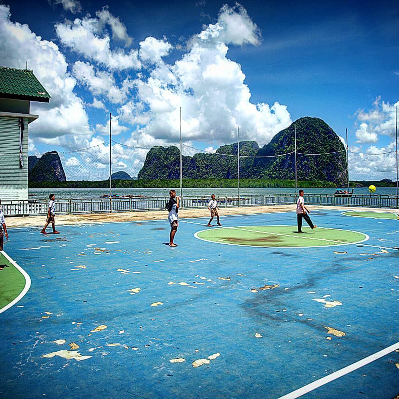 футбольное поле в сингапуре