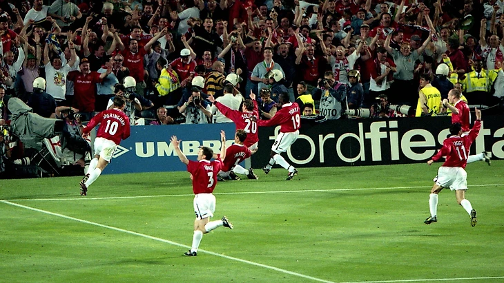 United celebrate Solskjaer's late winner