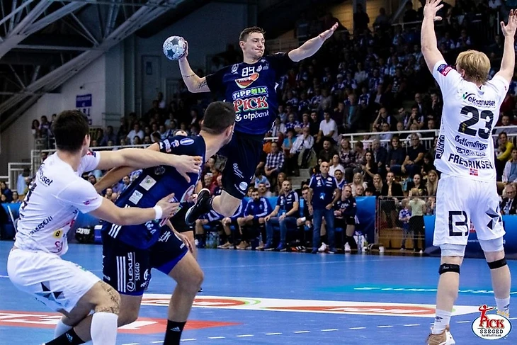 Дмитрий Житников в журнале "Быстрый центр". Детская привычка не опаздывать, изображение №10