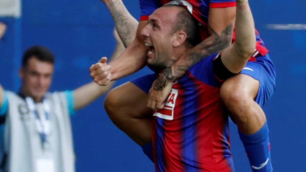 Лучшее нападение — оборона. 3 из 4 голов «Эйбара» забили защитники