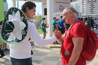 «Мексиканские болельщики хотели полететь из Екатеринбурга в Самару через Дубай» — ЧМ глазами волонтера