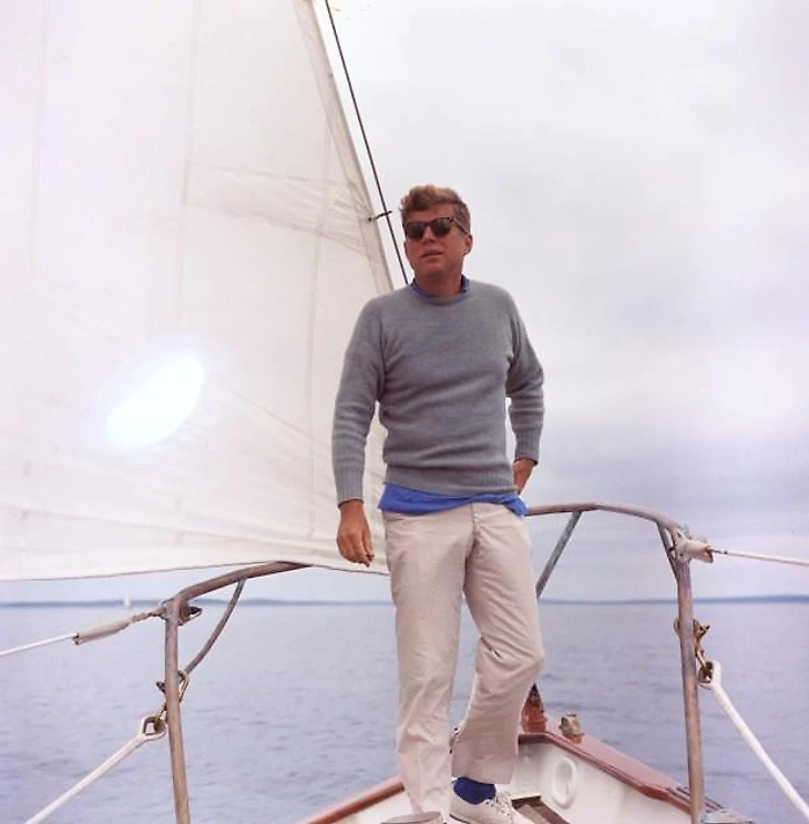 KN-C23202 11 August 1962 President Kennedy sails aboard the U. S. Coast Guard yacht &quout;Manitou&quout; off the coast of Maine. Please credit &quout;Robert Knudsen, White House / John Fitzgerald Kennedy Library, Boston&quout;.