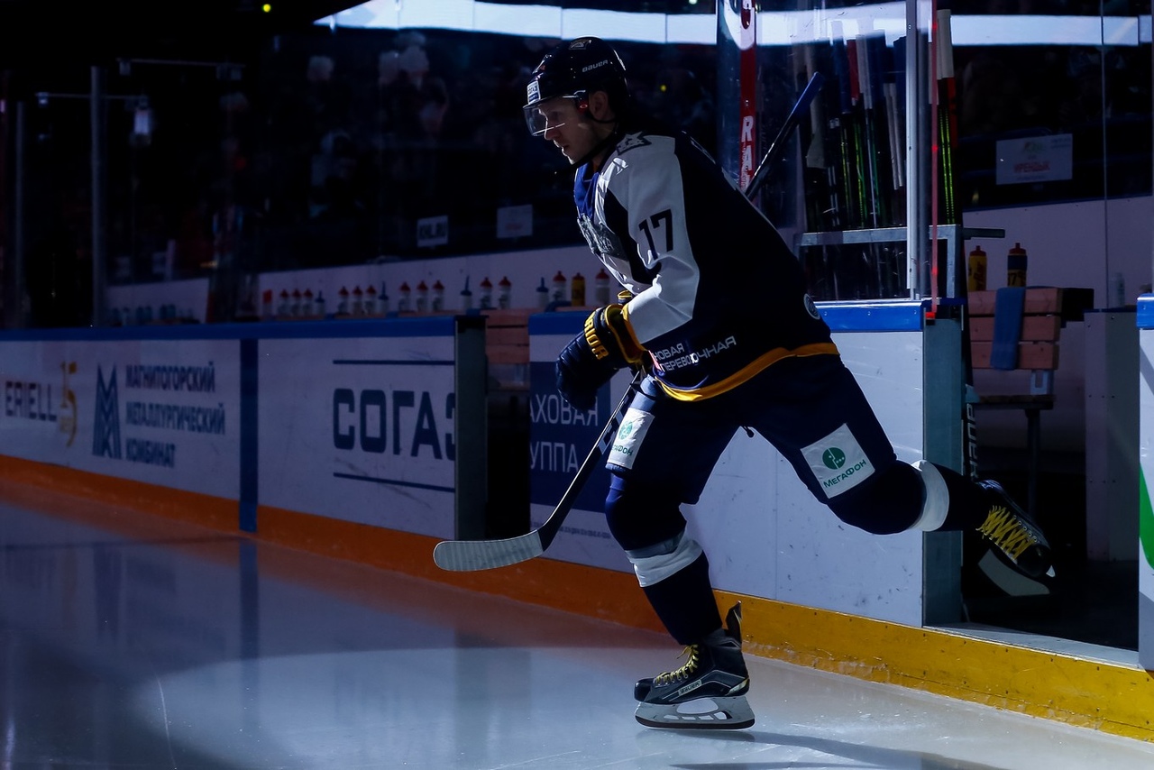 «Металлург» продолжает исправлять ошибки межсезонья. Команду покинул Владимир Галузин