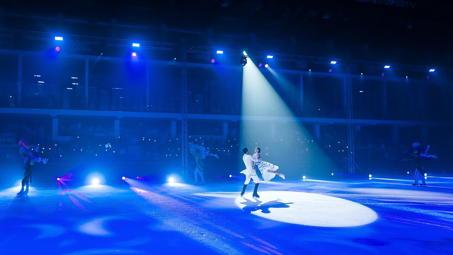 Ледовое шоу Hogwarts Holidays при участии звёзд Cirque du Soleil. Шоу в екатеринбурге 2024