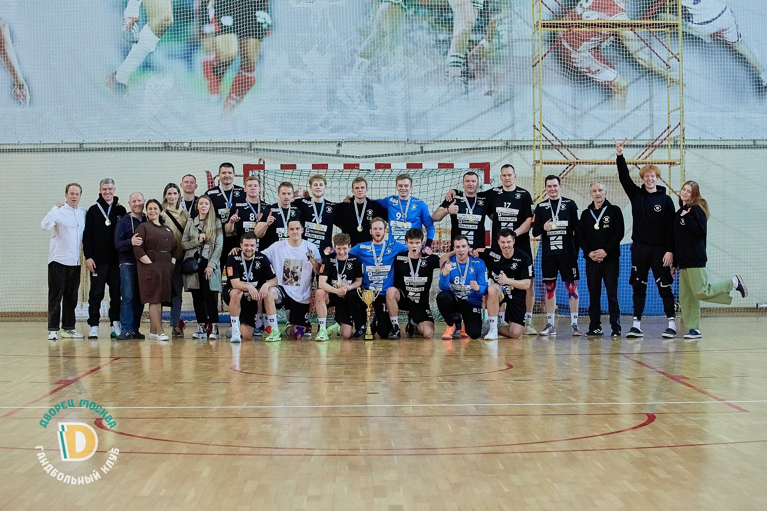 Первая лига. &quot;Все играют в зрелищный гандбол…&quot; Золото &quot;Дворца&quot;, серебро &quot;Кунцева&quot; и уральские поиски, изображение №1