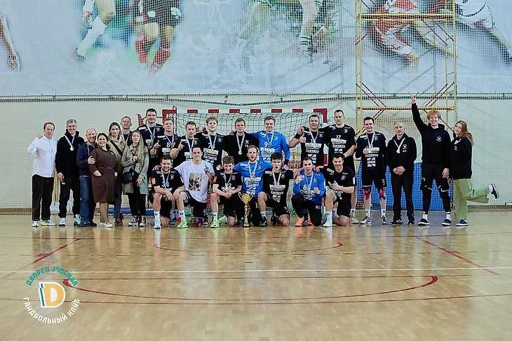 Первая лига. &quot;Все играют в зрелищный гандбол…&quot; Золото &quot;Дворца&quot;, серебро &quot;Кунцева&quot; и уральские поиски, изображение №1