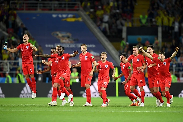 Радость англичан после матча с Колумбией