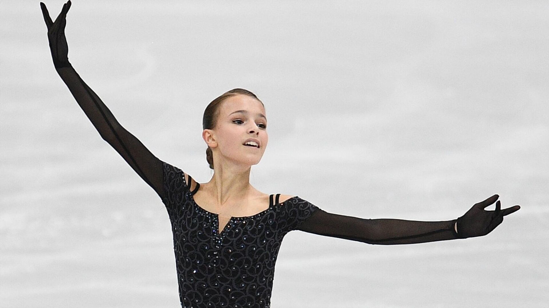 Анной щербаковой фигуристка. Анна Щербакова Гран при 2021. Анна Щербакова Skate America. Анна Щербакова 2017. Алина Щербакова фигуристка.