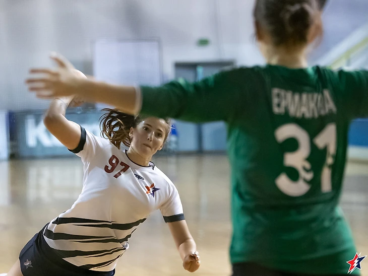 Молодежное первенство России. Смотрины ровесниц века. Пусть они доиграют до финиша!, изображение №8