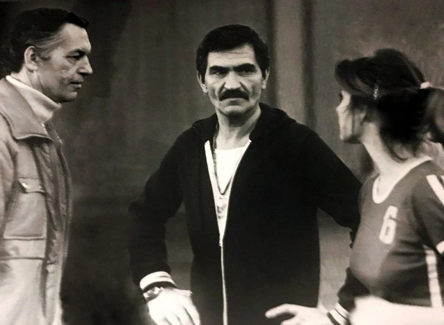 Виктор Самойлов (Регимантас Адомайтис), тренер (Лесь Сердюк) и Елена Сергиенко (Инна Кросовская)