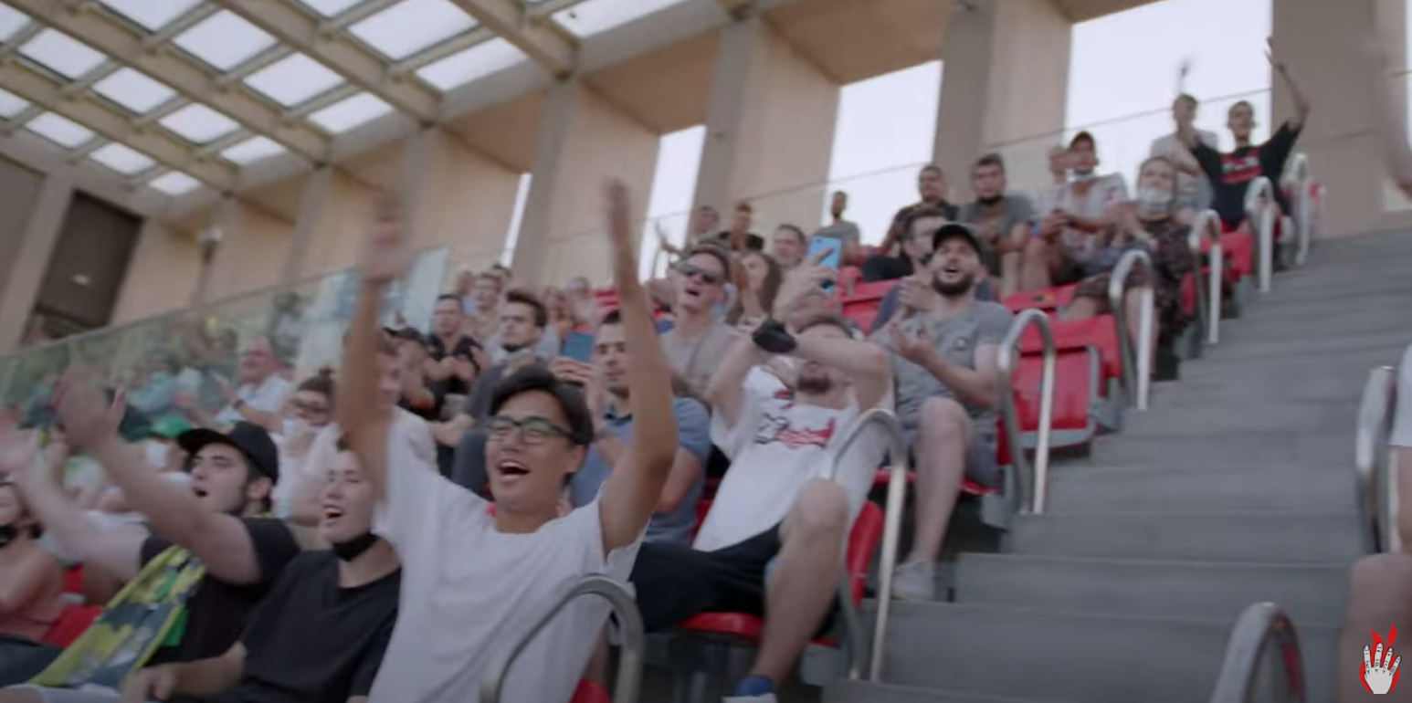 В команде Савина совсем безумие: тренер становится на четвереньки, игрок говорит, что Жека несет херню