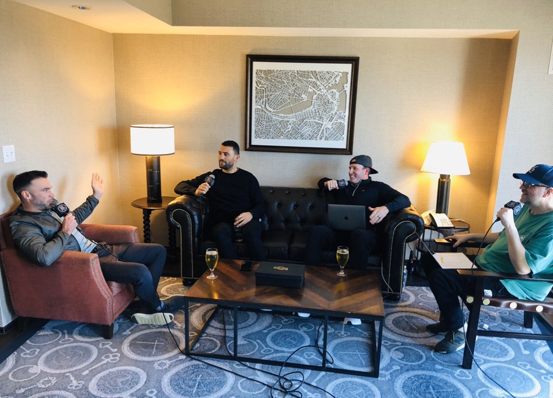 «Босс «Витязя» пил коньяк – и я подумал, что меня взяли из-за фамилии». Джош Хеннесси – о КХЛ, Панарине и операции в России