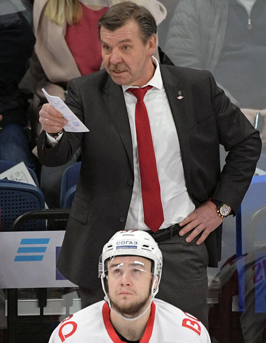 Знарок говорит, что у «Спартака» все впереди. На самом деле хоккей не прощает таких поражений