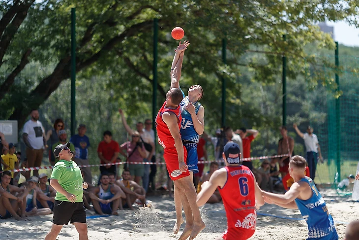 Все — на пляж! Шок-контест. "Виктор" снова проиграл "Спартаку": судьба медалей решится в Белгороде, изображение №3