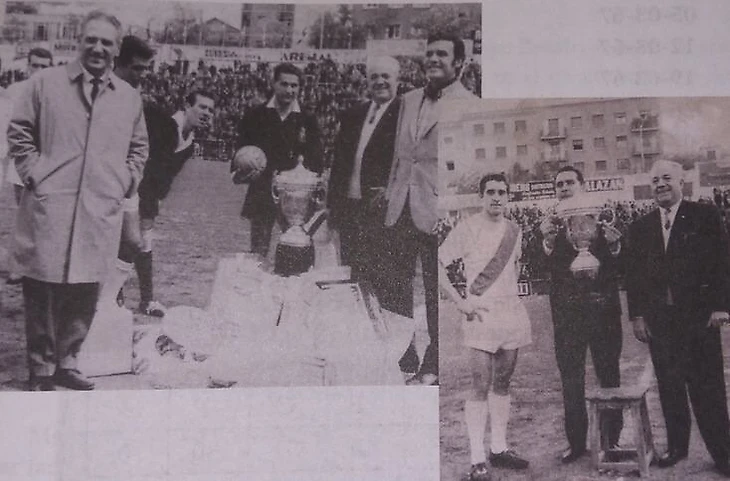 Слева болельщики Райо Хосе Бодало и Пако Рабаль (популярные испанские актеры). Справа капитан команды Фелинес получает кубок товарищеского турнира &quout;Монте Игуэльдо&quout;