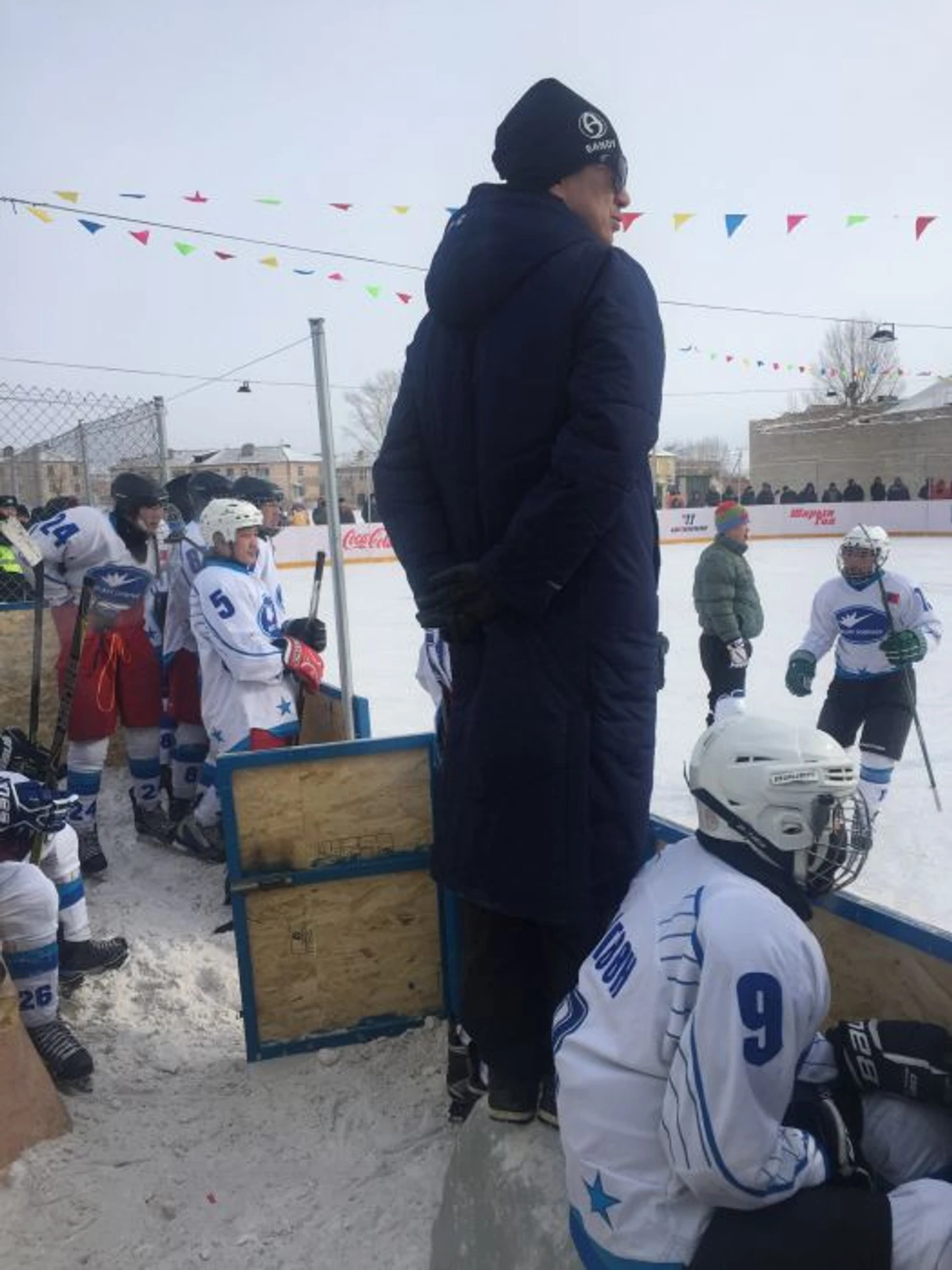 Фрагмент финального турнира чемпионата Монголии по хоккею в Шарын Голе