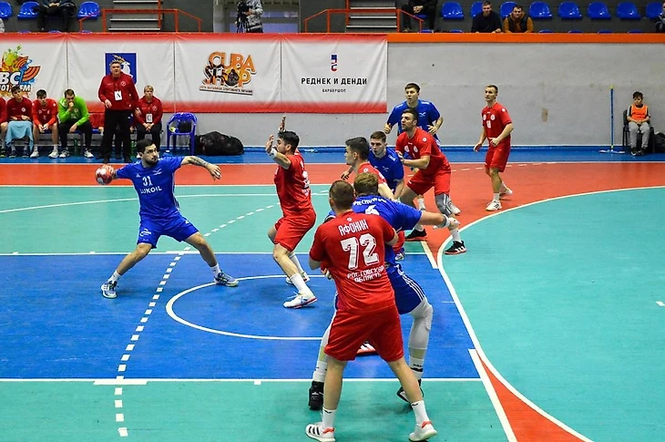 Чемпионат России. "Виктор" проявляет волю, пермяки выгрызают два очка у "Невы", а ЦСКА уже в плей-офф, изображение №2