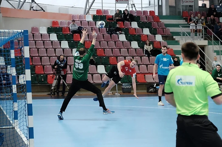 SEHA-Gazprom League. Образцовая работа Дмитрия Торгованова. "Зенит" обновил могилёвский тарафлекс, изображение №3