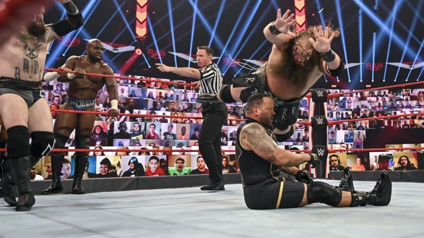 Обзор WWE Monday Night RAW 07.09.2020, изображение №16