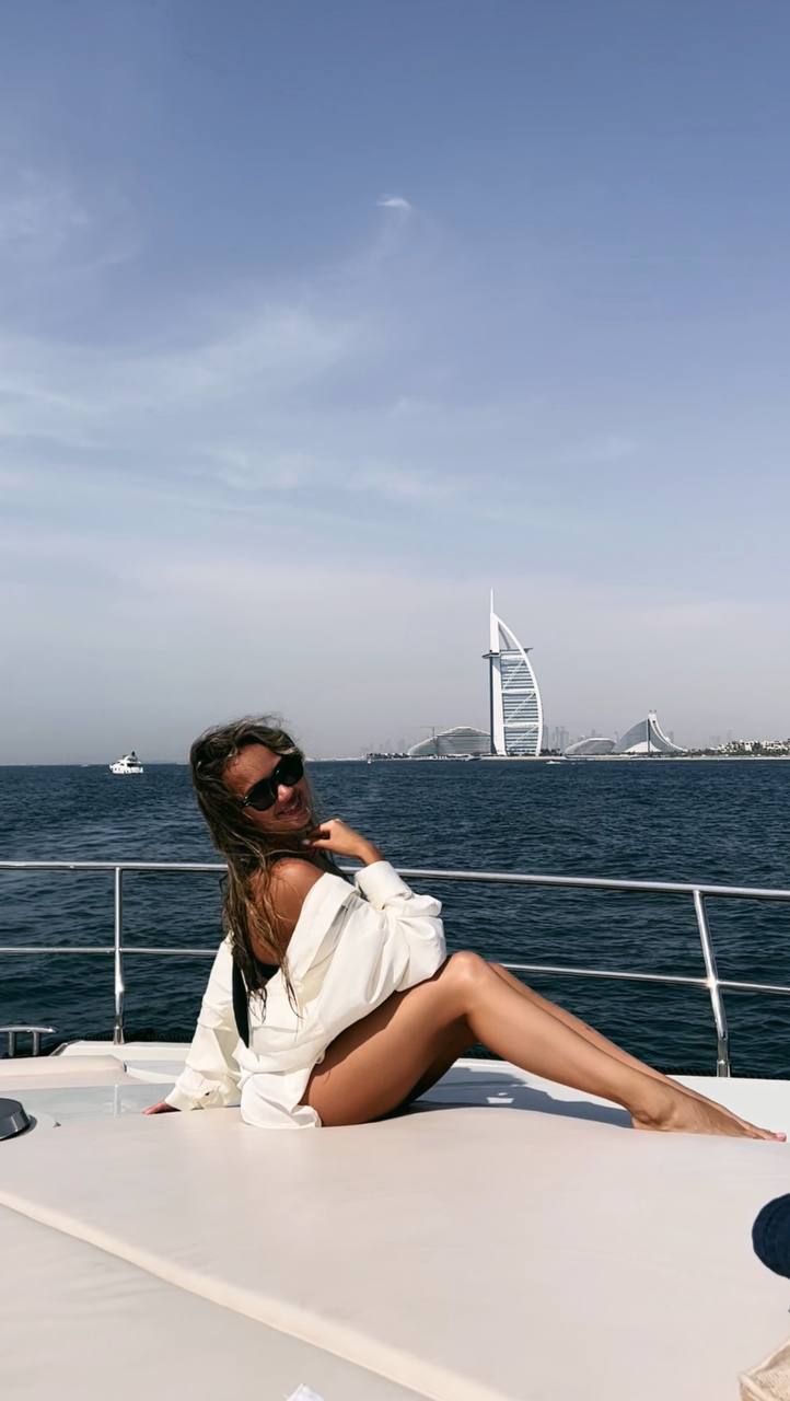 Загитова на яхте в Дубае