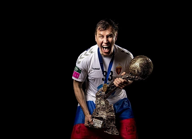 20 вопросов не о гандболе. Даниил Шишкарёв: "Очень люблю футбол! И с детства болею за ЦСКА", изображение №1