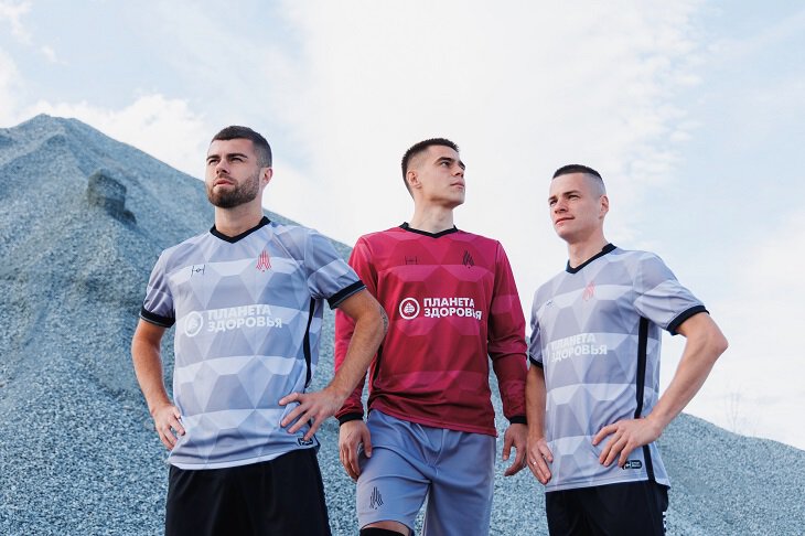 Лучшие тексты недели в блогах: бетонная форма «Амкара» и мерч самого пивного клуба Европы