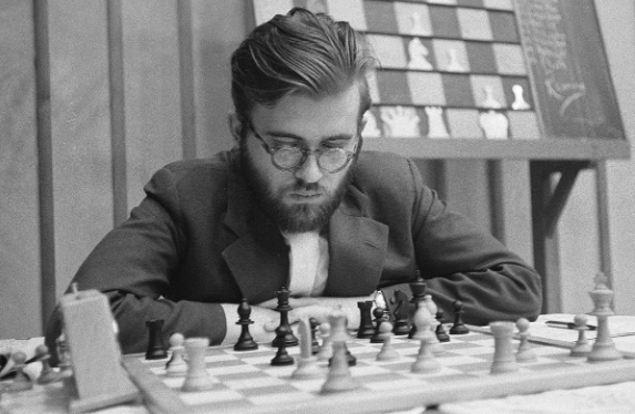 Лучшие партии Бента Ларсена, гениального шахматиста XX века: 10 игр с изящными комбинациями