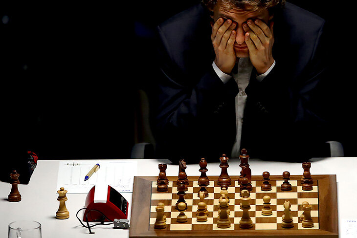 «Наше искусство медленно умирает»: шахматы уходят в онлайн, живые турниры и партии по шесть часов никому не интересны