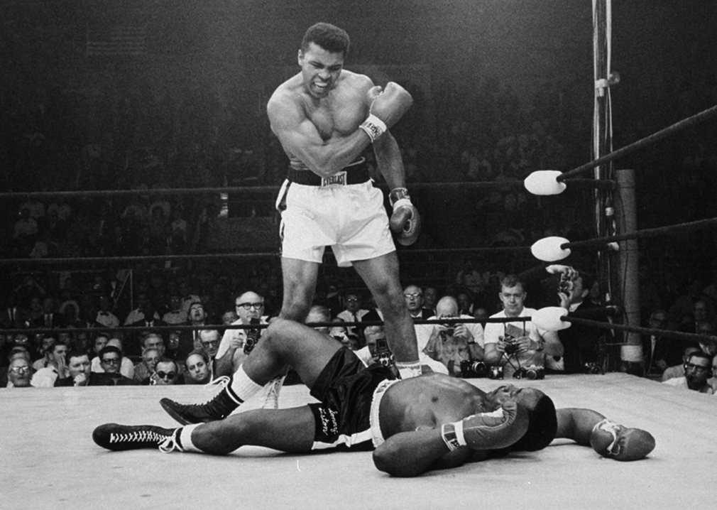 15 легендарных фотографий в истории спорта