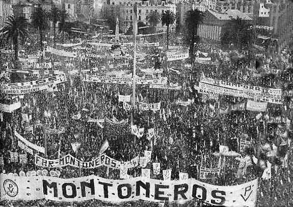 сторонники Монтонерос на площади Мая, Буэнос-Айрес