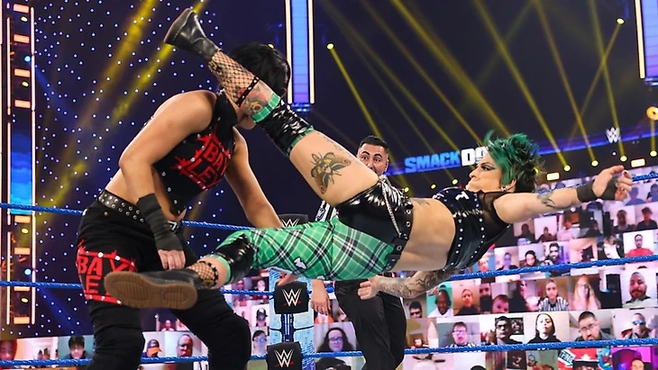 Обзор WWE Friday Night Smackdown 05.02.2021, изображение №11