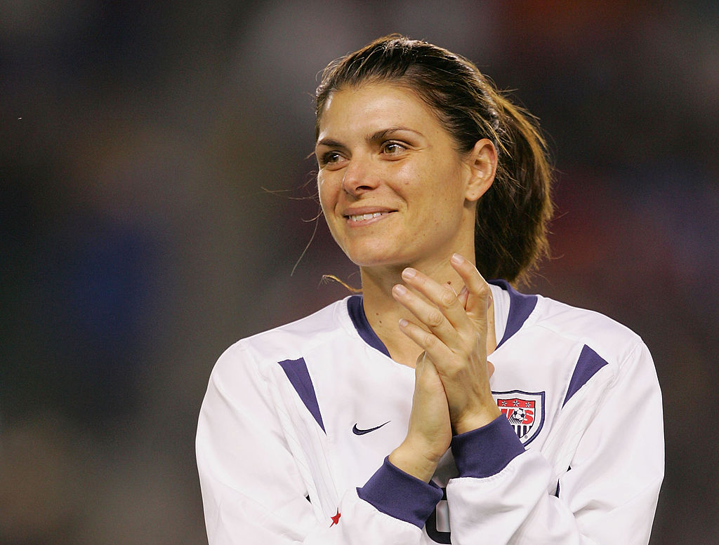 National Women's Hall of Fame Inductee: Mia Hamm Becomes The First U.S.  Soccer Player To Be Inducted. | Talking Points Sports