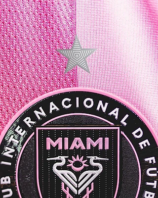 🇺🇸 Звезда над эмблемой