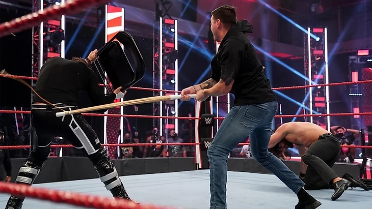 Обзор WWE Monday Night RAW 03.08.2020, изображение №21