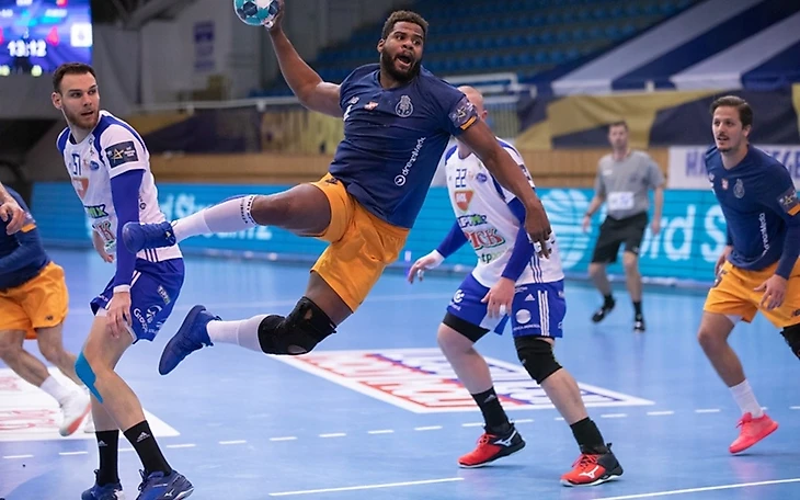 Лига чемпионов. Ход в цугцванге и тур вопросов. Зачем теперь все это надо? И главное — кому?, изображение №1