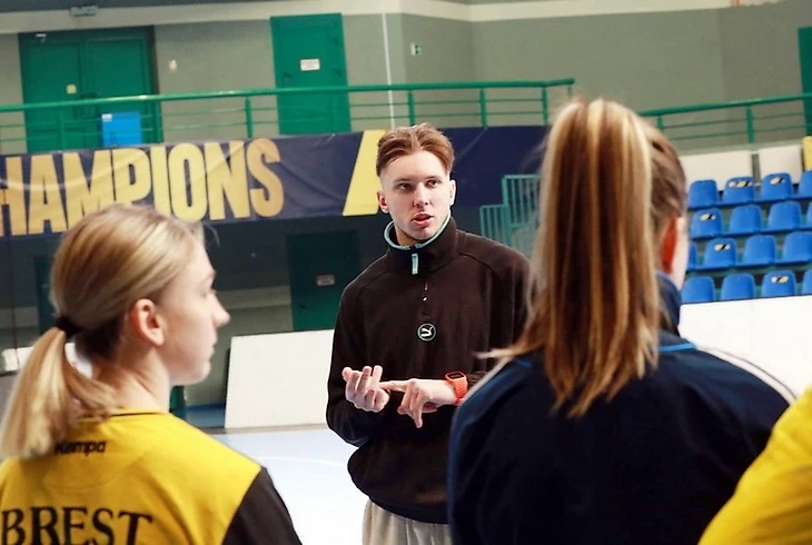 "На топ-турнирах не волновался так, как перед игрой "Берестья". Никита Вайлупов начал тренерскую карьеру, изображение №1