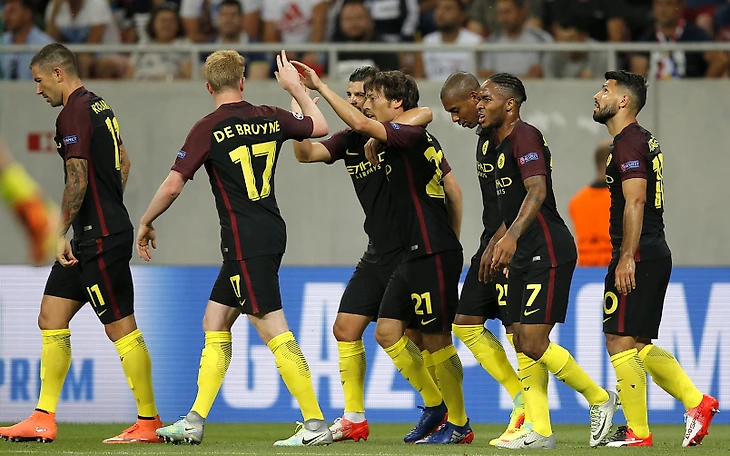 Давид Сильва забивает первый гол после промаха Агуэро