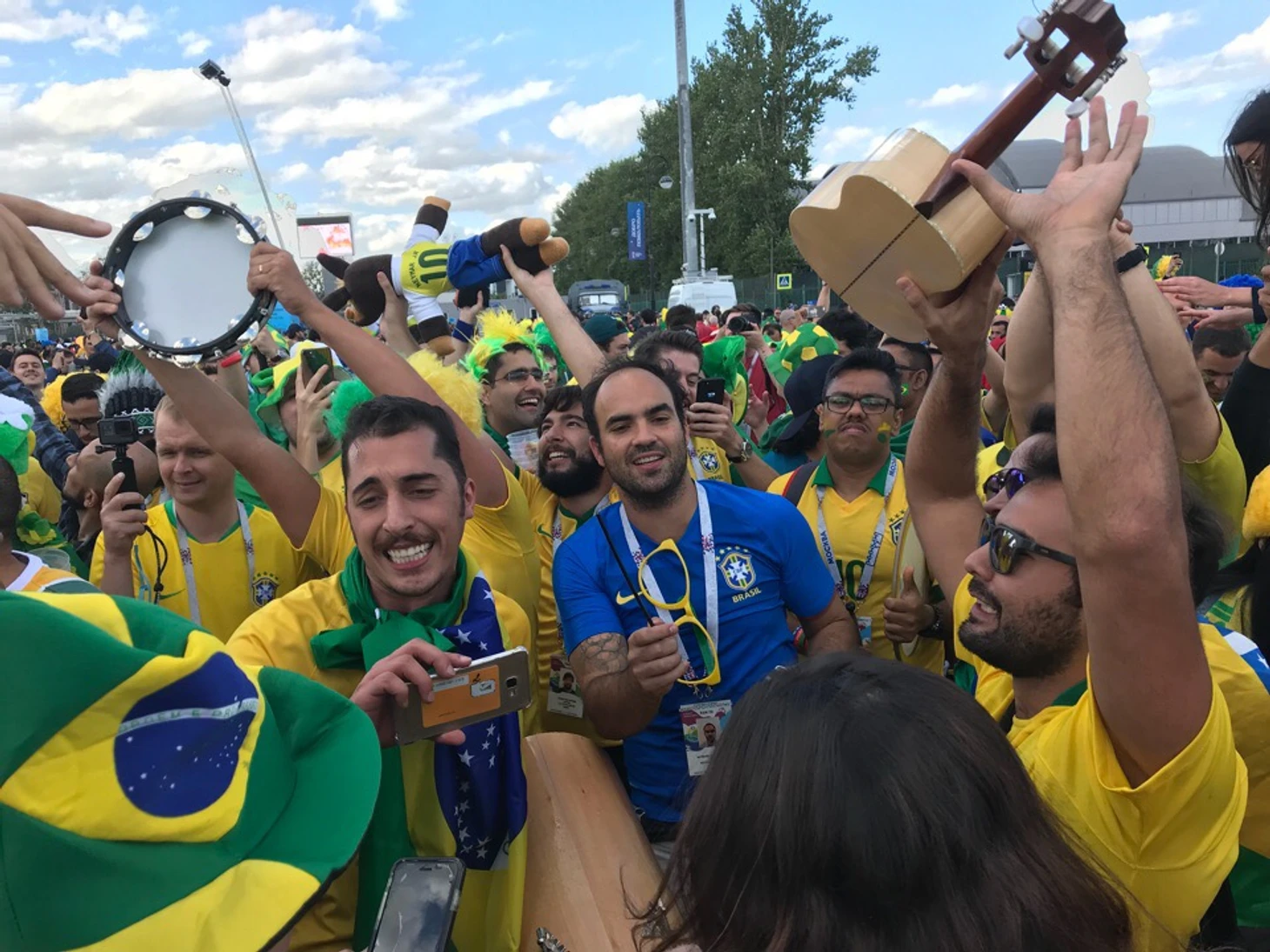 Оркестр бразильских болельщиков