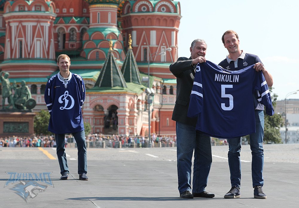 «Динамо» представило команду на Красной площади. Посмотрите, как там пустынно