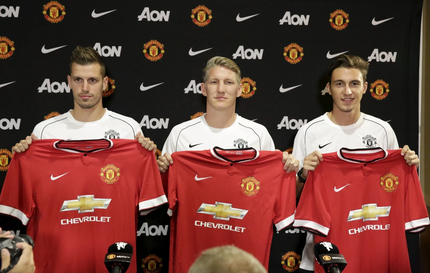 �а��инки по зап�о�� united signings 2015